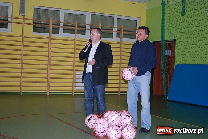 Zdjęcie w galerii na portalu naszraciborz.pl: Nocny turniej na zakończenie Piłkarskich Szkółek Nivea w Pawłowie wiadomości z regionu