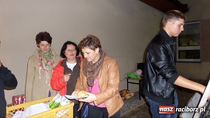 Zdjęcie w galerii na portalu naszraciborz.pl: Nocny turniej na zakończenie Piłkarskich Szkółek Nivea w Pawłowie wiadomości z regionu