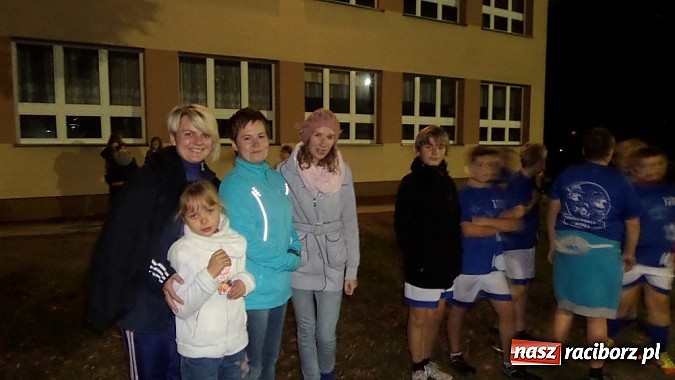 Zdjęcie w galerii na portalu naszraciborz.pl: Nocny turniej na zakończenie Piłkarskich Szkółek Nivea w Pawłowie wiadomości z regionu