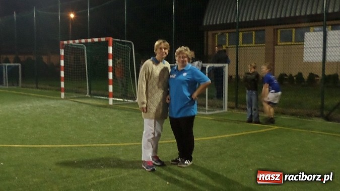 Zdjęcie w galerii na portalu naszraciborz.pl: Nocny turniej na zakończenie Piłkarskich Szkółek Nivea w Pawłowie wiadomości z regionu