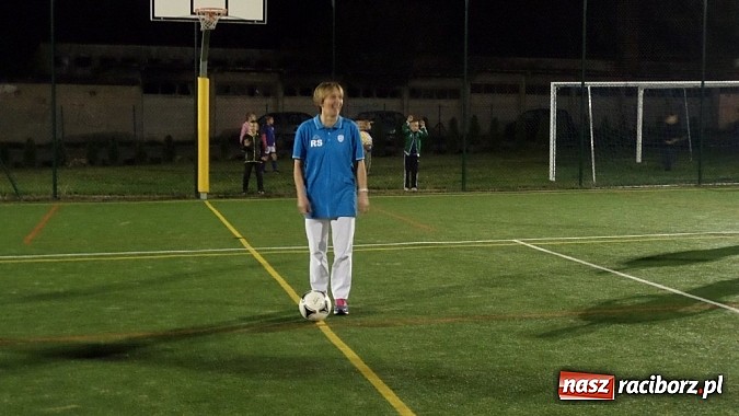 Zdjęcie w galerii na portalu naszraciborz.pl: Nocny turniej na zakończenie Piłkarskich Szkółek Nivea w Pawłowie wiadomości z regionu