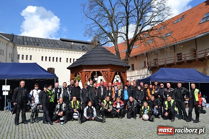 Zdjęcie w galerii na portalu naszraciborz.pl: TransAlp Klub Polska na Zamku w Raciborzu wiadomości z regionu