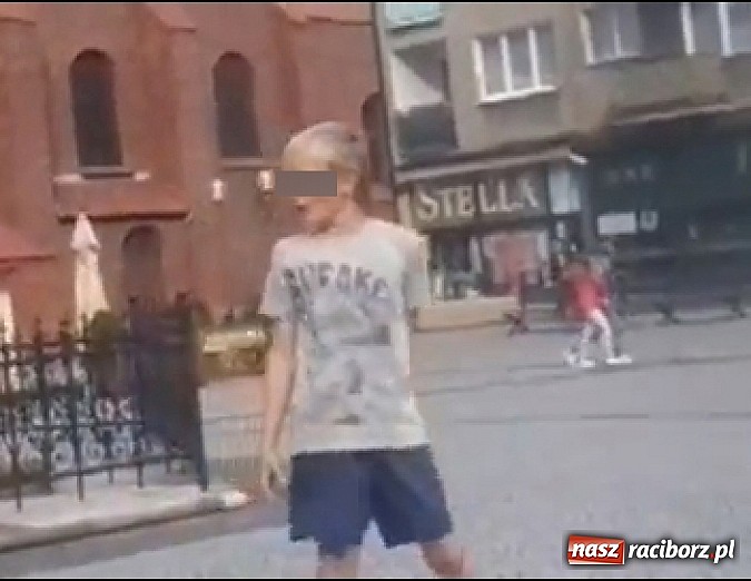 Zdjęcie w galerii na portalu naszraciborz.pl: Racibórz-Rynek ŻUL Zboczuś pt. Gdzie jest moja marynarka wiadomości z regionu