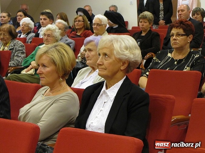 Zdjęcie w galerii na portalu naszraciborz.pl: Złota Jesień na Zamku świętuje 30. urodziny wiadomości z regionu