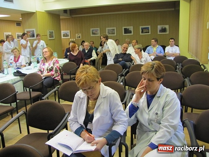 Zdjęcie w galerii na portalu naszraciborz.pl: W Raciborzu pisał maturę. Sława medycyny na wykładzie przy Gamowskiej wiadomości z regionu