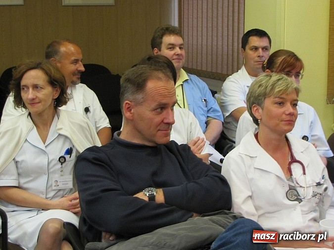 Zdjęcie w galerii na portalu naszraciborz.pl: W Raciborzu pisał maturę. Sława medycyny na wykładzie przy Gamowskiej wiadomości z regionu