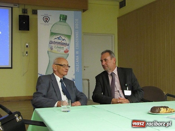 Zdjęcie w galerii na portalu naszraciborz.pl: W Raciborzu pisał maturę. Sława medycyny na wykładzie przy Gamowskiej wiadomości z regionu