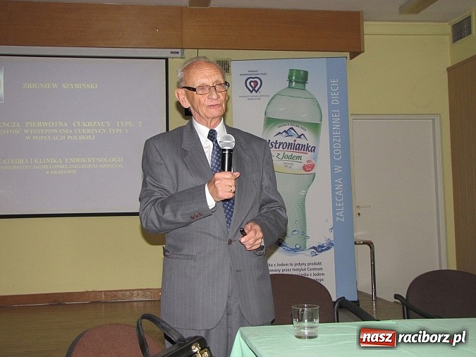 Zdjęcie w galerii na portalu naszraciborz.pl: W Raciborzu pisał maturę. Sława medycyny na wykładzie przy Gamowskiej wiadomości z regionu