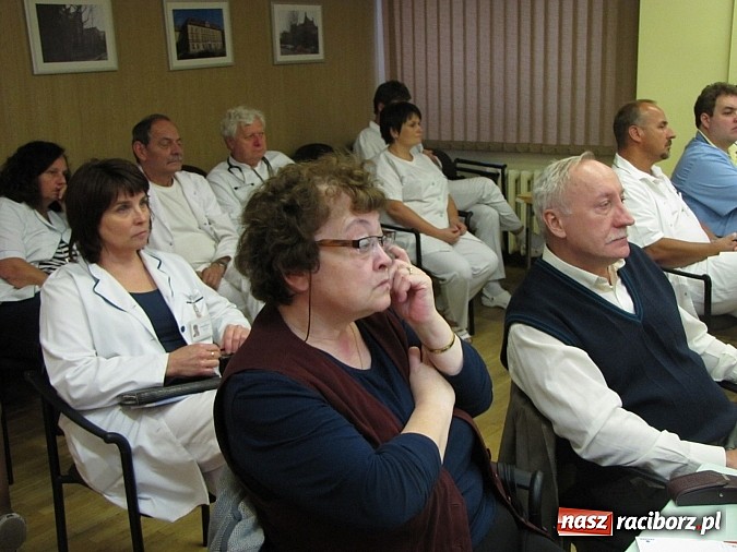 Zdjęcie w galerii na portalu naszraciborz.pl: W Raciborzu pisał maturę. Sława medycyny na wykładzie przy Gamowskiej wiadomości z regionu