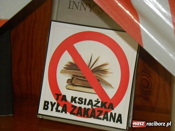 Zdjęcie w galerii na portalu naszraciborz.pl: Uwaga! Czytanie Czerwonego Kapturka surowo wzbronione! wiadomości z regionu