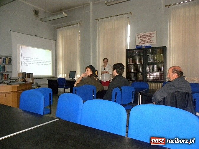 Zdjęcie w galerii na portalu naszraciborz.pl: Uwaga! Czytanie Czerwonego Kapturka surowo wzbronione! wiadomości z regionu