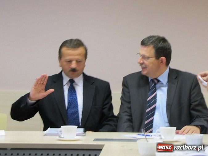 Zdjęcie w galerii na portalu naszraciborz.pl: O przyszłości polskiego rolnictwa na komisji w starostwie wiadomości z regionu