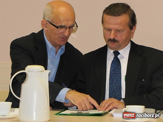 Zdjęcie w galerii na portalu naszraciborz.pl: O przyszłości polskiego rolnictwa na komisji w starostwie wiadomości z regionu