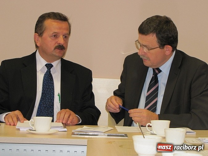 Zdjęcie w galerii na portalu naszraciborz.pl: O przyszłości polskiego rolnictwa na komisji w starostwie wiadomości z regionu