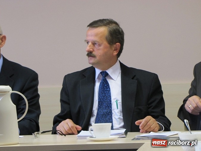 Zdjęcie w galerii na portalu naszraciborz.pl: O przyszłości polskiego rolnictwa na komisji w starostwie wiadomości z regionu
