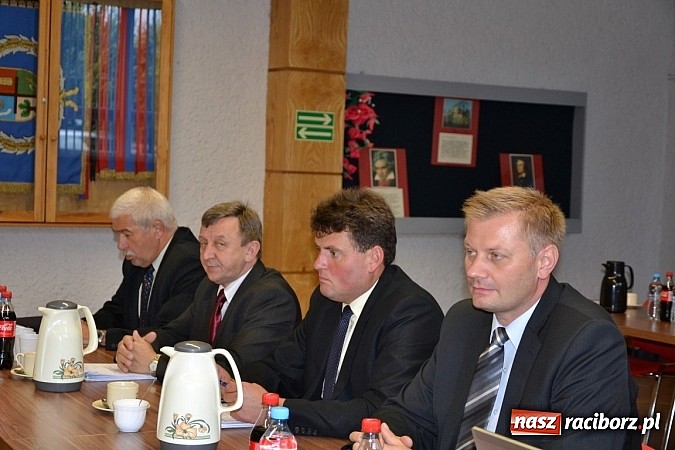 Zdjęcie w galerii na portalu naszraciborz.pl: Więcej kontroli TIR-ów, więcej etatów w komisariacie! wiadomości z regionu