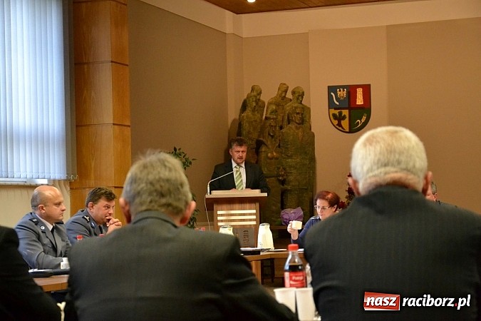 Zdjęcie w galerii na portalu naszraciborz.pl: Więcej kontroli TIR-ów, więcej etatów w komisariacie! wiadomości z regionu