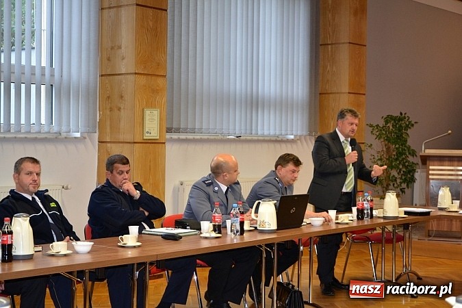 Zdjęcie w galerii na portalu naszraciborz.pl: Więcej kontroli TIR-ów, więcej etatów w komisariacie! wiadomości z regionu