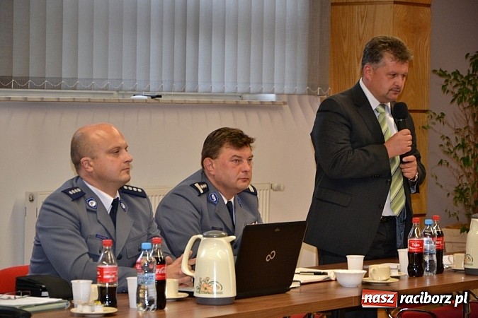 Zdjęcie w galerii na portalu naszraciborz.pl: Więcej kontroli TIR-ów, więcej etatów w komisariacie! wiadomości z regionu