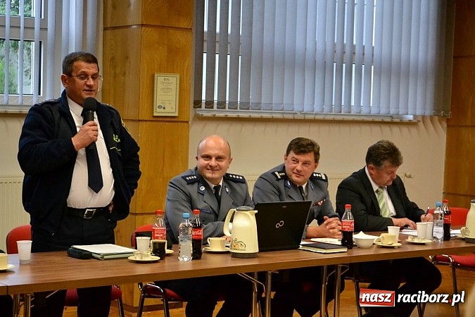 Zdjęcie w galerii na portalu naszraciborz.pl: Więcej kontroli TIR-ów, więcej etatów w komisariacie! wiadomości z regionu