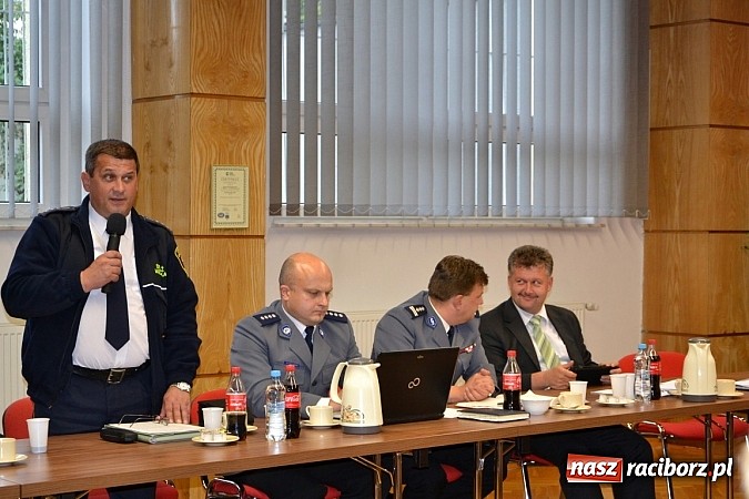 Zdjęcie w galerii na portalu naszraciborz.pl: Więcej kontroli TIR-ów, więcej etatów w komisariacie! wiadomości z regionu
