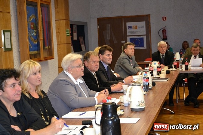 Zdjęcie w galerii na portalu naszraciborz.pl: Więcej kontroli TIR-ów, więcej etatów w komisariacie! wiadomości z regionu