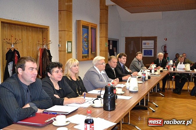 Zdjęcie w galerii na portalu naszraciborz.pl: Więcej kontroli TIR-ów, więcej etatów w komisariacie! wiadomości z regionu