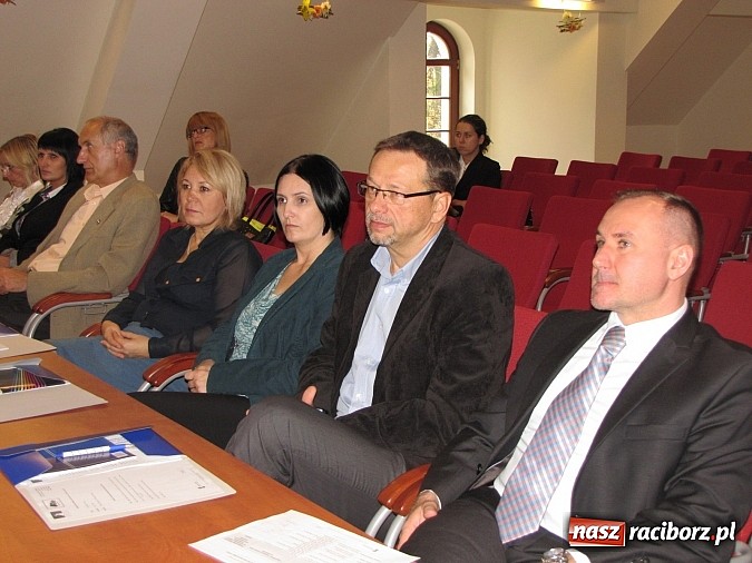 Zdjęcie w galerii na portalu naszraciborz.pl: Nowatorsko wspierają przedsiębiorczych. Seminarium CouveusePL na zamku wiadomości z regionu