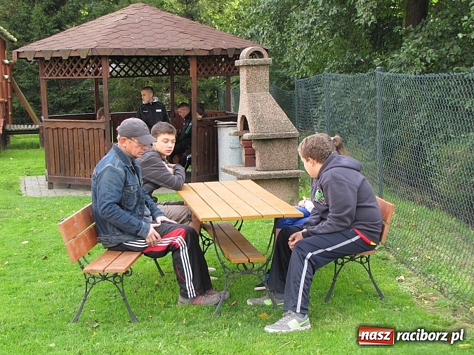 Zdjęcie w galerii na portalu naszraciborz.pl: Uczniowie z powiatu testowali umiejętności obronne wiadomości z regionu