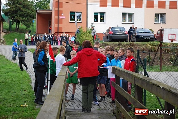 Zdjęcie w galerii na portalu naszraciborz.pl: Uczniowie z powiatu testowali umiejętności obronne wiadomości z regionu