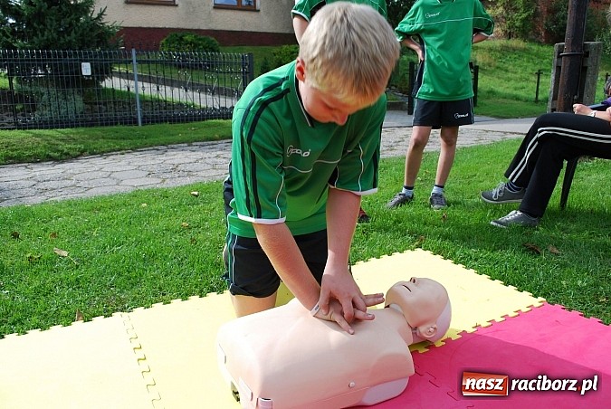 Zdjęcie w galerii na portalu naszraciborz.pl: Uczniowie z powiatu testowali umiejętności obronne wiadomości z regionu