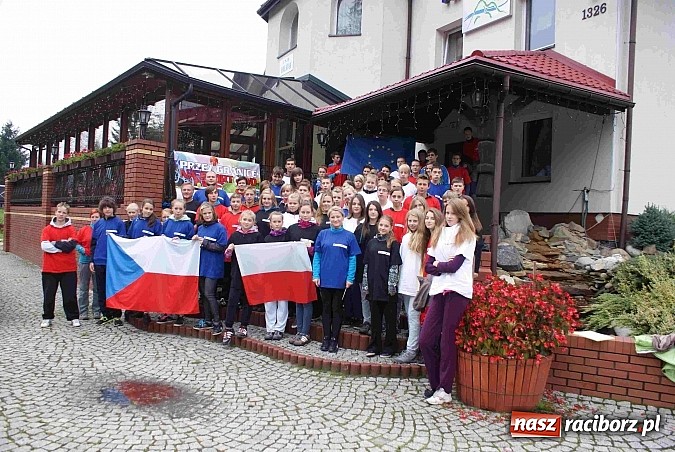 Zdjęcie w galerii na portalu naszraciborz.pl: Przez granice na sportowo - młodzież z Ostroga na obozie w Istebnej wiadomości z regionu