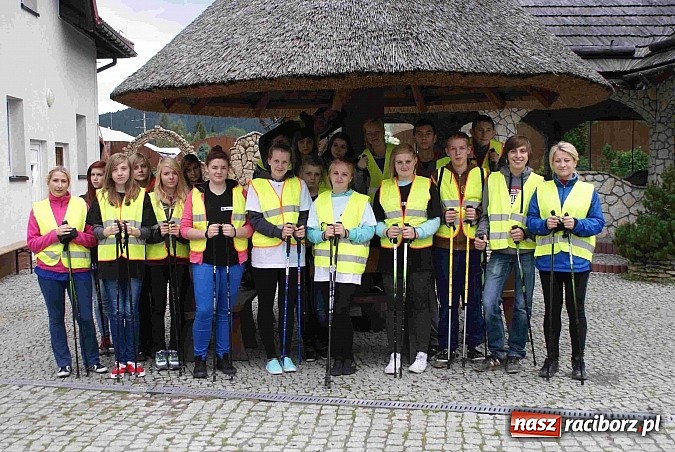 Zdjęcie w galerii na portalu naszraciborz.pl: Przez granice na sportowo - młodzież z Ostroga na obozie w Istebnej wiadomości z regionu