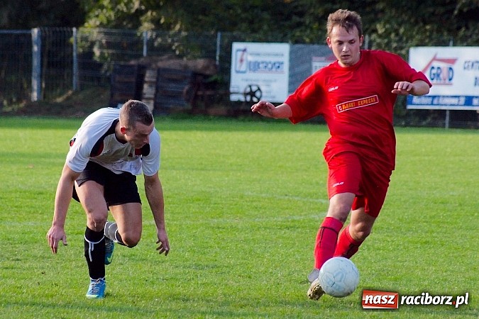Zdjęcie w galerii na portalu naszraciborz.pl: A klasa: Emocjonujący pojedynek przy Tuwima. Do wygranej gospodarzy brakowało niewiele wiadomości z regionu
