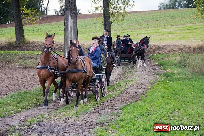Zdjęcie w galerii na portalu naszraciborz.pl: Hubertus 2013 - w Krowiarkach gonili lisa wiadomości z regionu