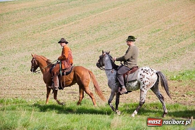 Zdjęcie w galerii na portalu naszraciborz.pl: Hubertus 2013 - w Krowiarkach gonili lisa wiadomości z regionu