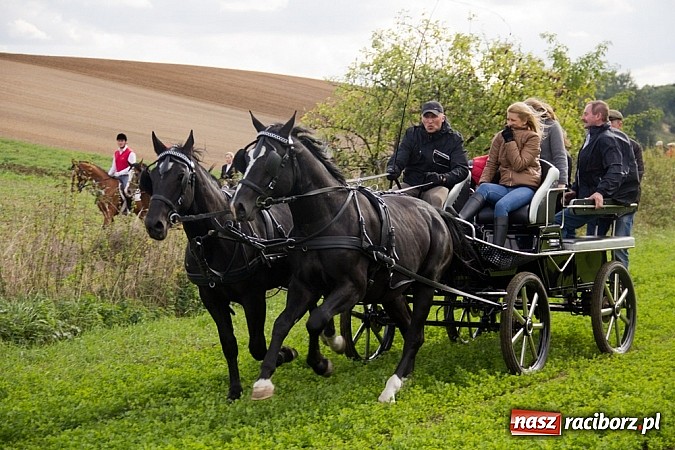 Zdjęcie w galerii na portalu naszraciborz.pl: Hubertus 2013 - w Krowiarkach gonili lisa wiadomości z regionu