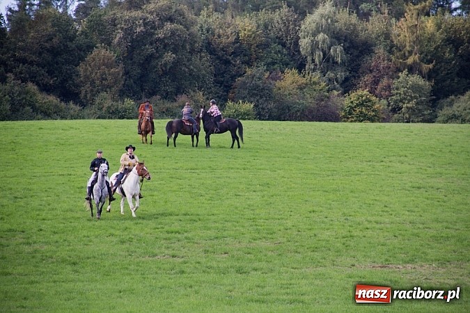 Zdjęcie w galerii na portalu naszraciborz.pl: Hubertus 2013 - w Krowiarkach gonili lisa wiadomości z regionu