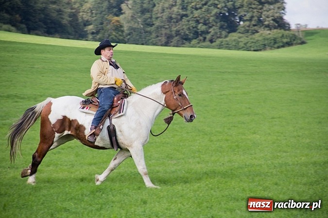 Zdjęcie w galerii na portalu naszraciborz.pl: Hubertus 2013 - w Krowiarkach gonili lisa wiadomości z regionu