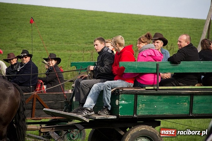 Zdjęcie w galerii na portalu naszraciborz.pl: Hubertus 2013 - w Krowiarkach gonili lisa wiadomości z regionu