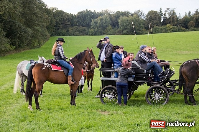 Zdjęcie w galerii na portalu naszraciborz.pl: Hubertus 2013 - w Krowiarkach gonili lisa wiadomości z regionu