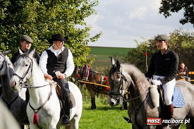 Zdjęcie w galerii na portalu naszraciborz.pl: Hubertus 2013 - w Krowiarkach gonili lisa wiadomości z regionu