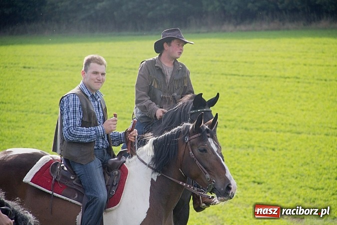 Zdjęcie w galerii na portalu naszraciborz.pl: Hubertus 2013 - w Krowiarkach gonili lisa wiadomości z regionu