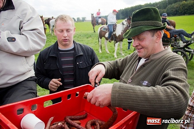 Zdjęcie w galerii na portalu naszraciborz.pl: Hubertus 2013 - w Krowiarkach gonili lisa wiadomości z regionu