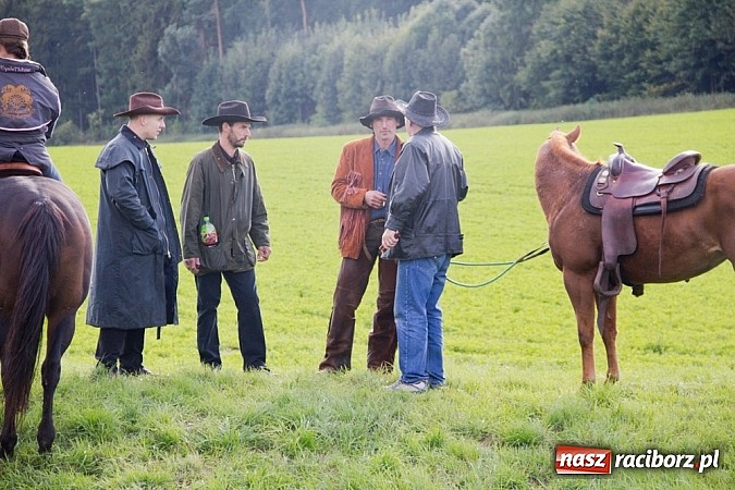 Zdjęcie w galerii na portalu naszraciborz.pl: Hubertus 2013 - w Krowiarkach gonili lisa wiadomości z regionu