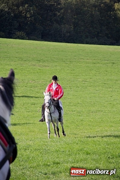 Zdjęcie w galerii na portalu naszraciborz.pl: Hubertus 2013 - w Krowiarkach gonili lisa wiadomości z regionu