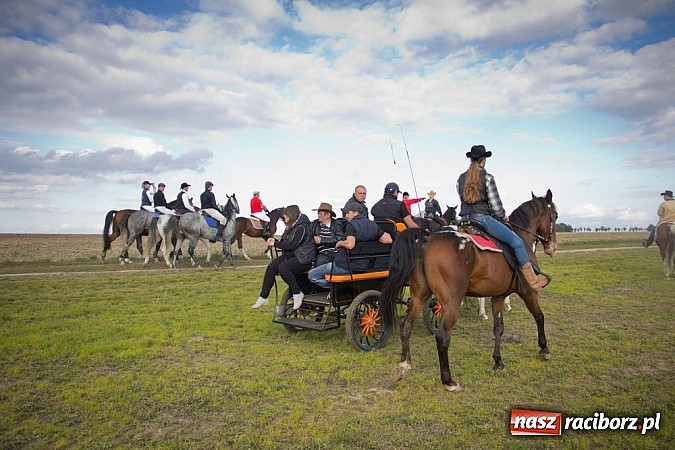 Zdjęcie w galerii na portalu naszraciborz.pl: Hubertus 2013 - w Krowiarkach gonili lisa wiadomości z regionu