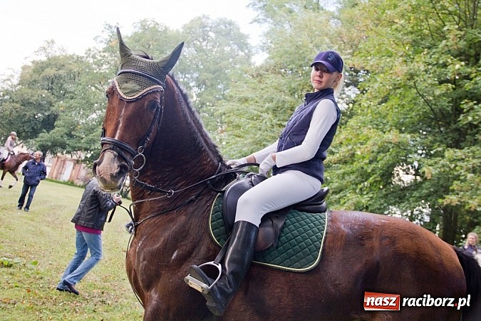 Zdjęcie w galerii na portalu naszraciborz.pl: Hubertus 2013 - w Krowiarkach gonili lisa wiadomości z regionu