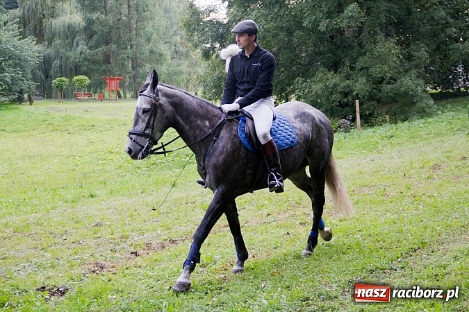 Zdjęcie w galerii na portalu naszraciborz.pl: Hubertus 2013 - w Krowiarkach gonili lisa wiadomości z regionu