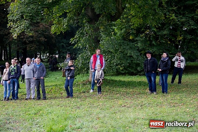 Zdjęcie w galerii na portalu naszraciborz.pl: Hubertus 2013 - w Krowiarkach gonili lisa wiadomości z regionu